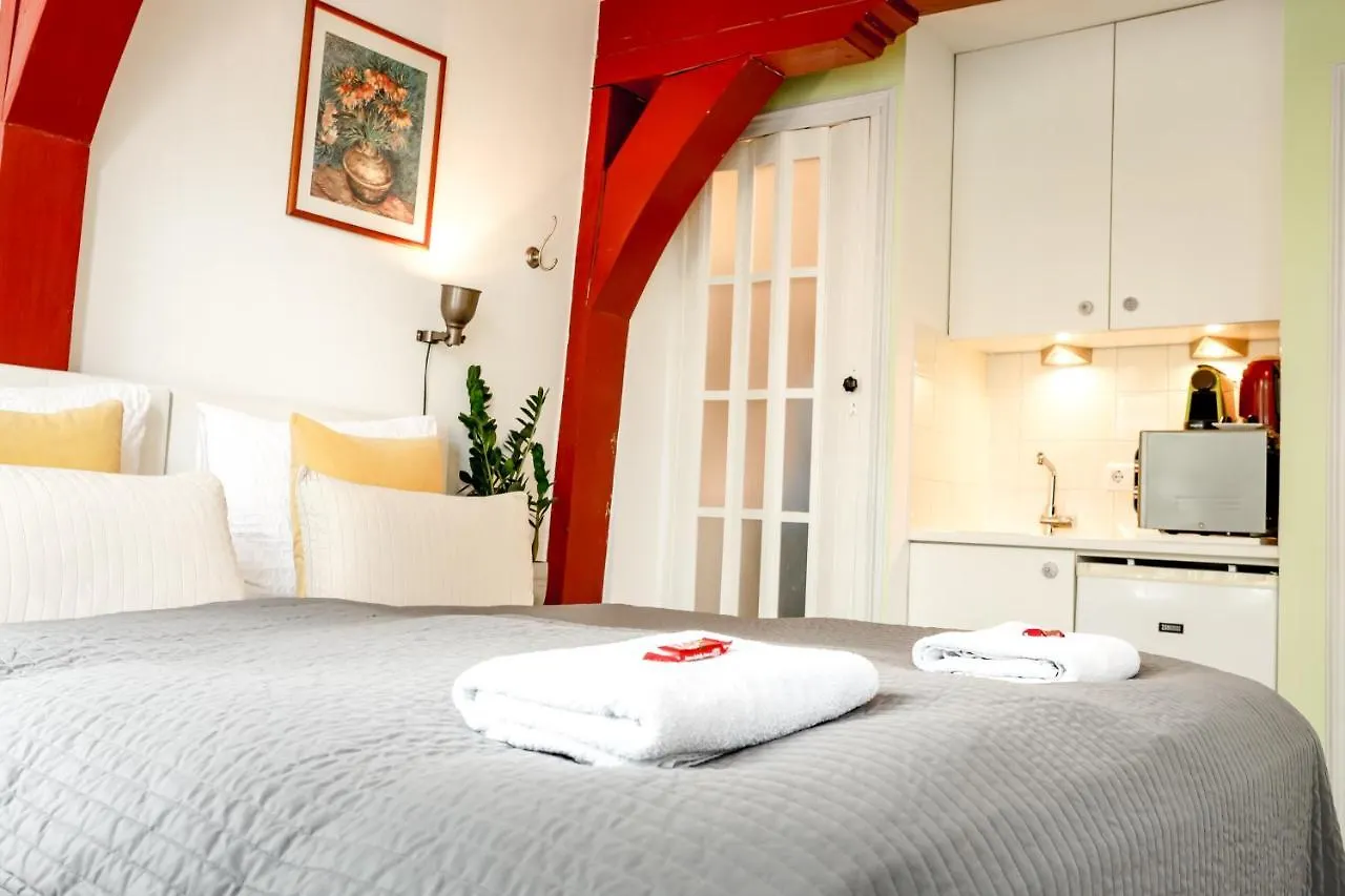 Sunflower Amsterdam Bed & Breakfast